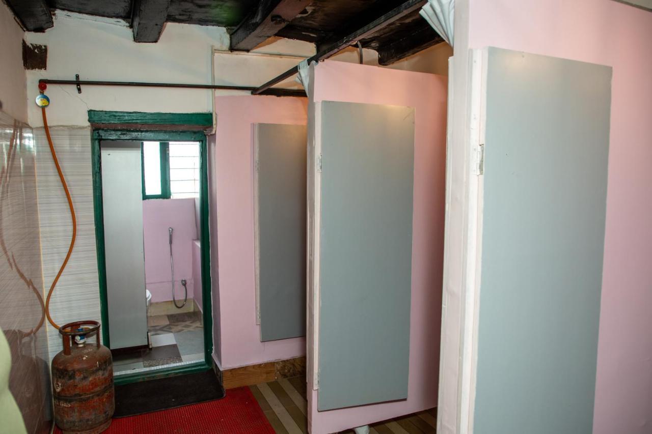 Trekkers Hostel Katmandu Dış mekan fotoğraf